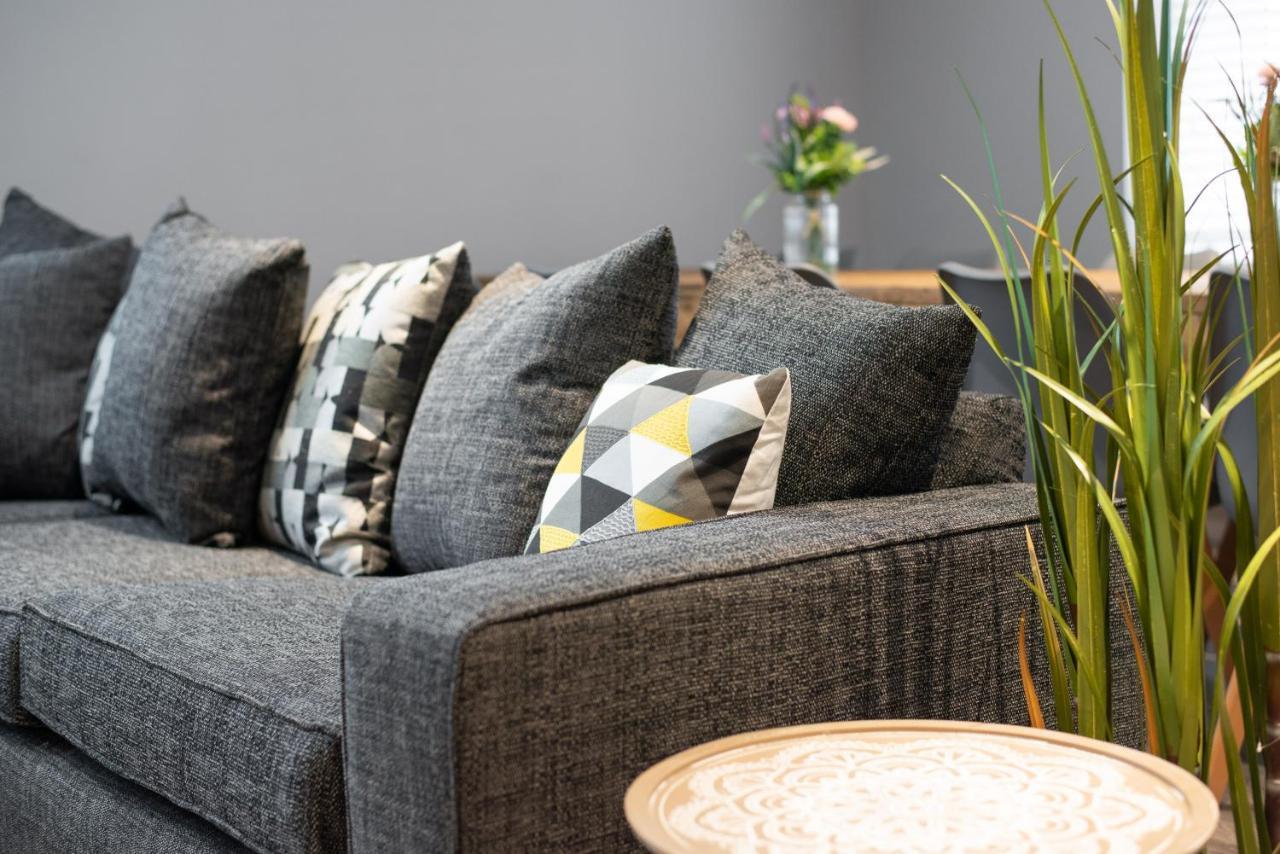 3 Rm Studio, Open-Plan Living, Dining, & Kitchen ラネリー エクステリア 写真